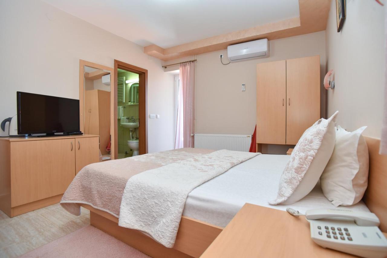Apartments And Rooms Drago Ilha Ilha Sveti Stefan Exterior foto