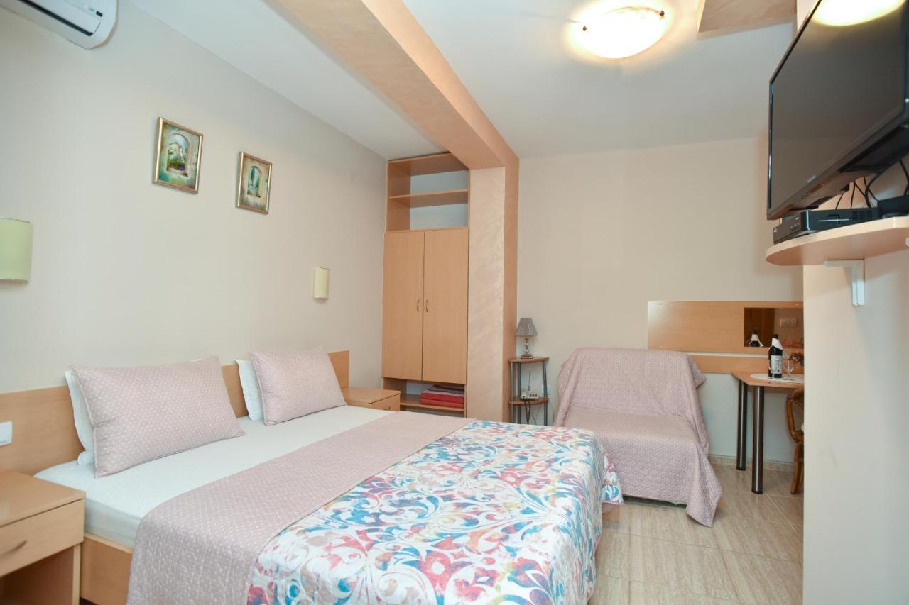 Apartments And Rooms Drago Ilha Ilha Sveti Stefan Exterior foto
