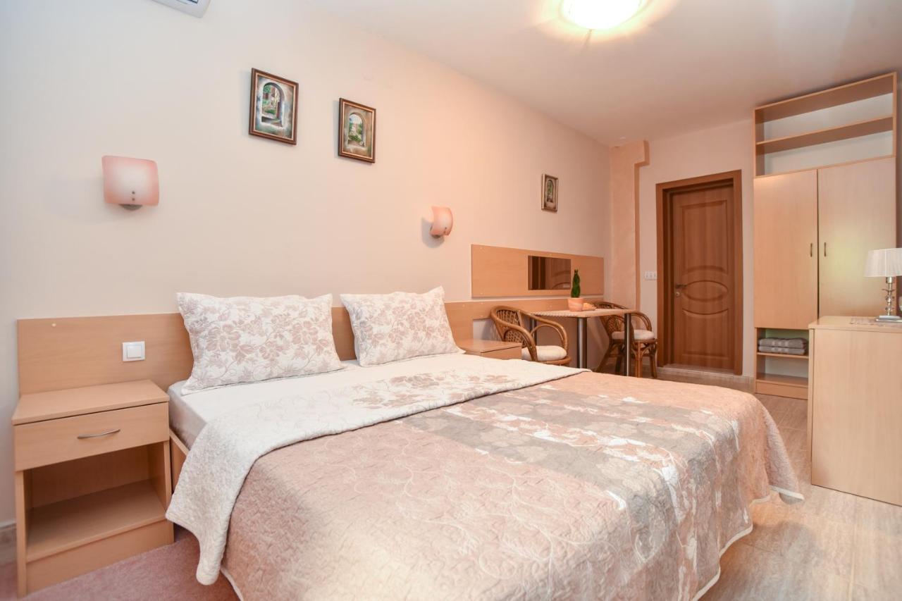 Apartments And Rooms Drago Ilha Ilha Sveti Stefan Exterior foto